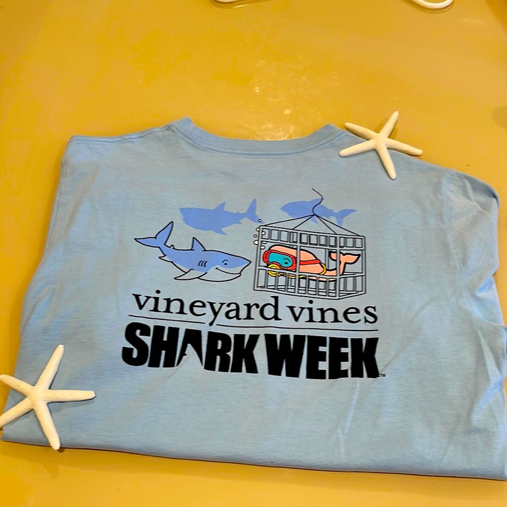 EUC VV shark week tshirt size XL kids